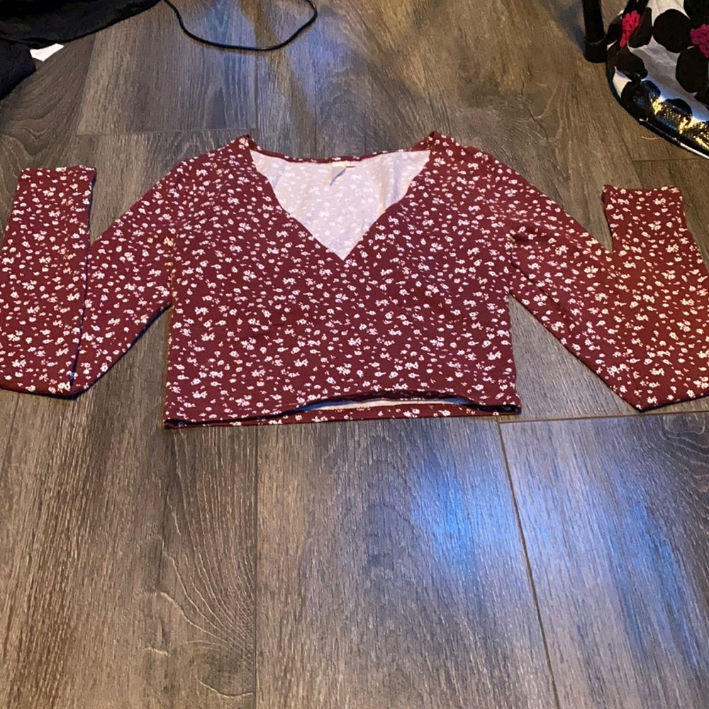 V-neck crop top